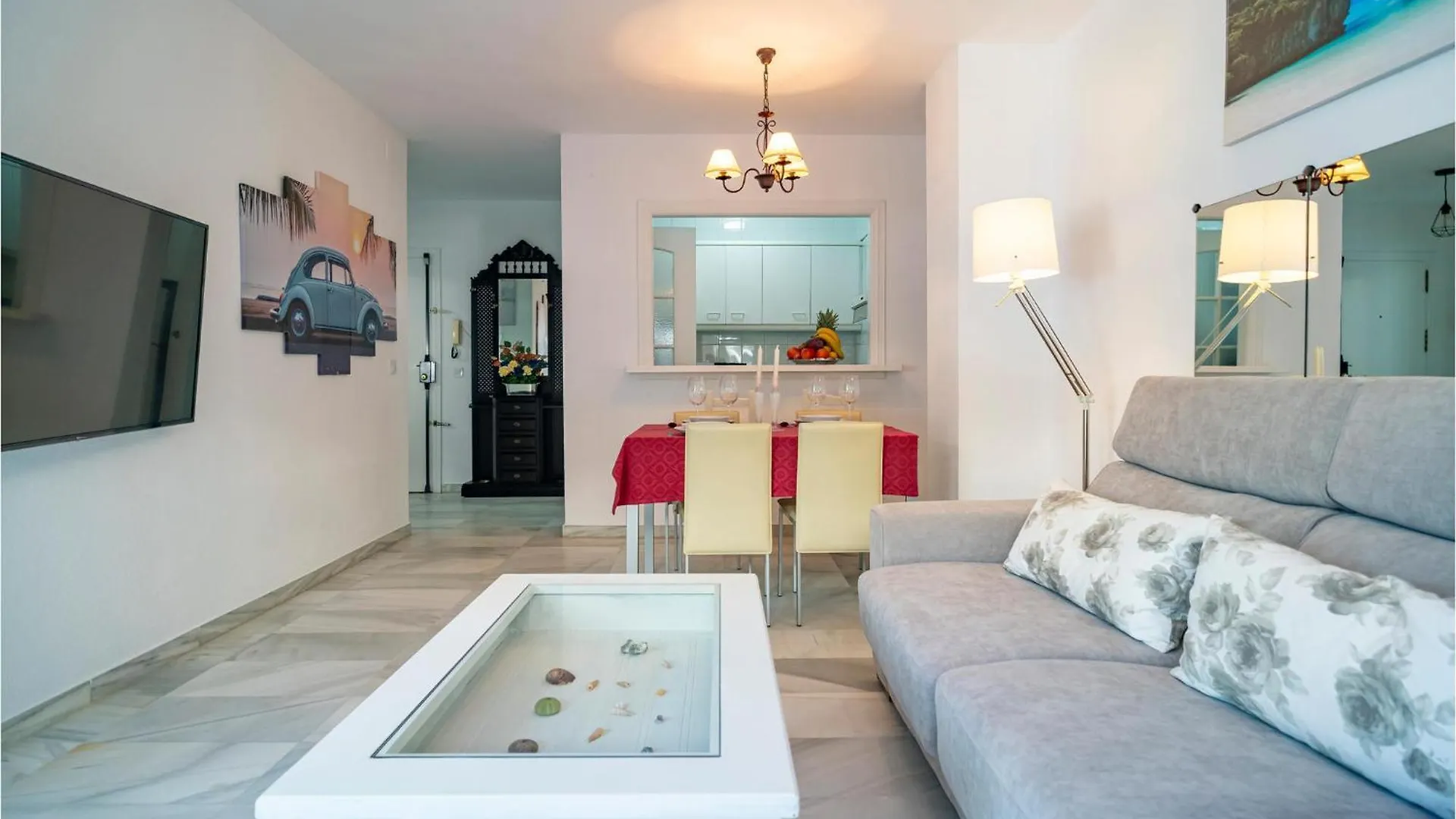 Gorgeous Apartment In Fuengirola With Kitchen 0*,